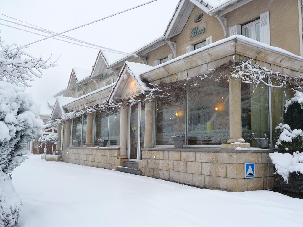 Logis Hotel L'Ayguelade Bielle Exterior photo