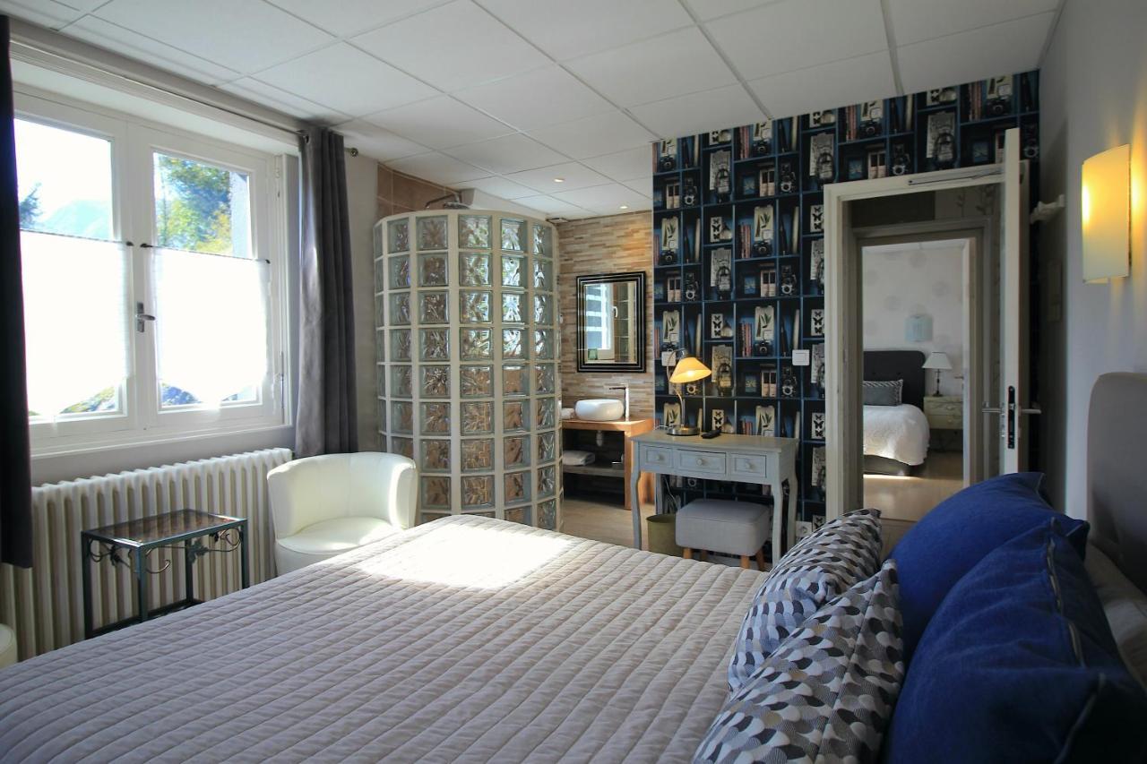 Logis Hotel L'Ayguelade Bielle Exterior photo